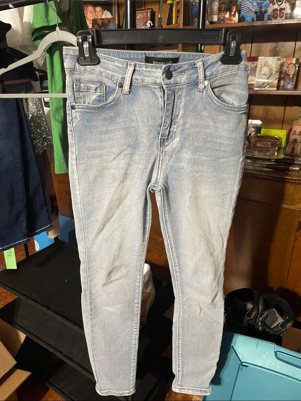 Women’s Straight Leg Jeans in Light Wash - Between Us